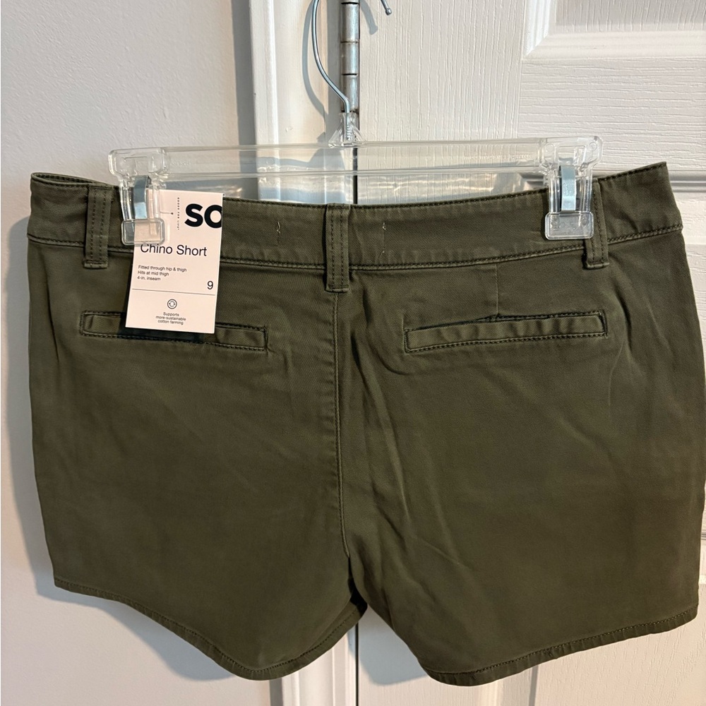 Junior’s Olive Chino Shorts